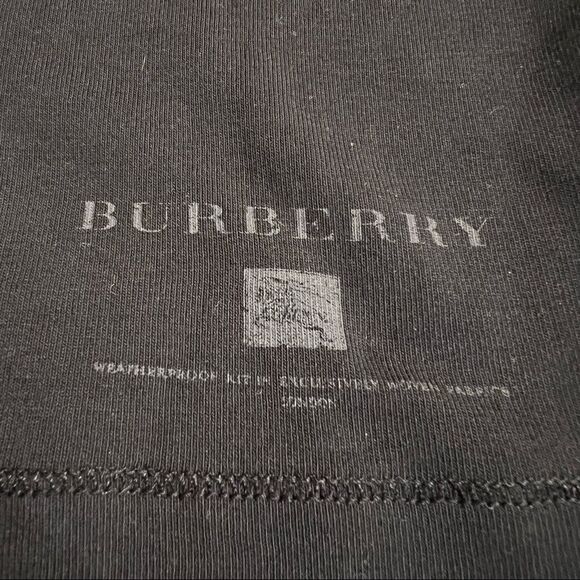 Burberry Black Women's Top with Nova Check Cuffs Size Small - Picture 3 of 9